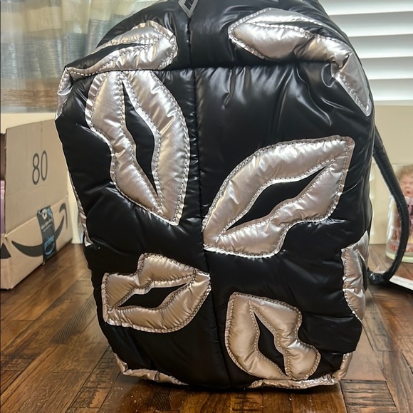 Wildfox Black and silver Tote or Shoulder Bag zipper NWT - Picture 6 of 17